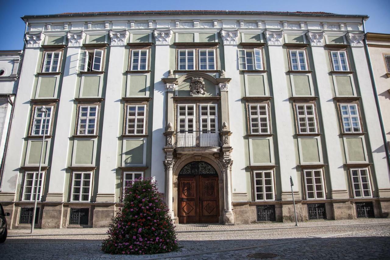 Althansky Palac Зноймо Экстерьер фото